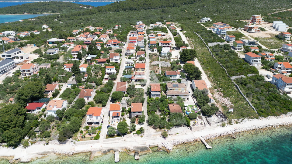 EKSKLUZIVNO PRAVO POSREDOVANJA - KUĆA IDEALNA ZA ŽIVOT I ODMOR -  363.125 €