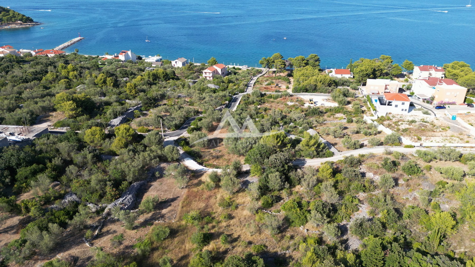 HITNO - HITNO - ATRAKTIVNA LOKACIJA - GRAĐEVINSKA PARCELA 899 M2 - 155.000 €
