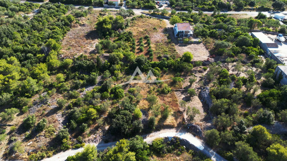 HITNO - HITNO - ATRAKTIVNA LOKACIJA - GRAĐEVINSKA PARCELA 899 M2 - 155.000 €