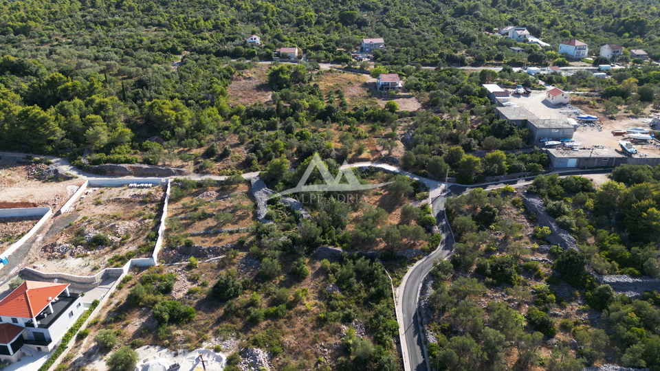 HITNO - HITNO - ATRAKTIVNA LOKACIJA - GRAĐEVINSKA PARCELA 899 M2 - 155.000 €