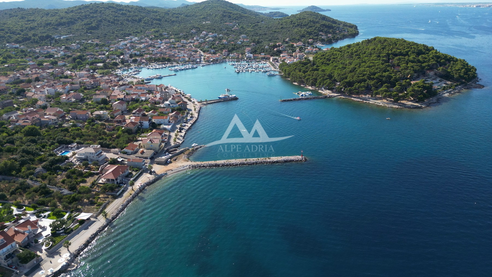 HITNO - HITNO - ATRAKTIVNA LOKACIJA - GRAĐEVINSKA PARCELA 899 M2 - 155.000 €
