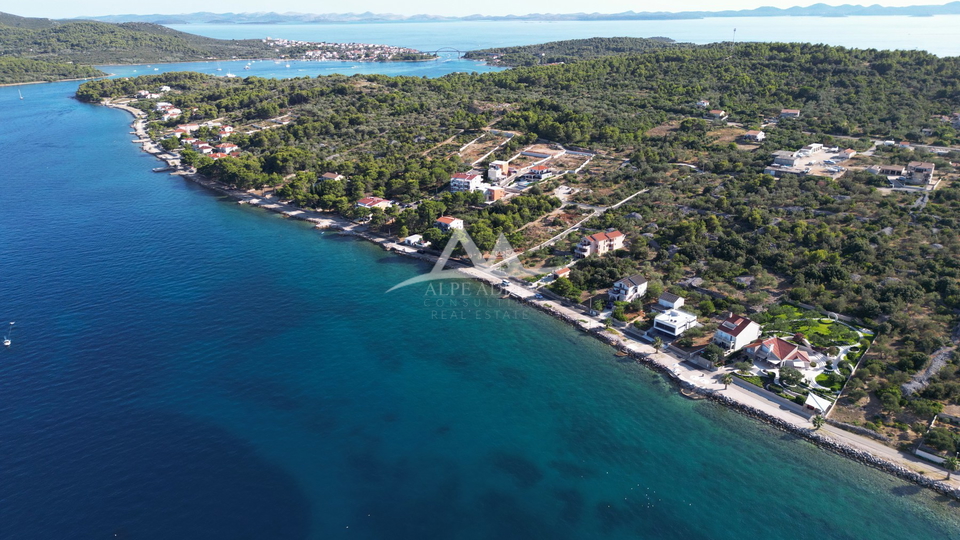 HITNO - HITNO - ATRAKTIVNA LOKACIJA - GRAĐEVINSKA PARCELA 899 M2 - 155.000 €