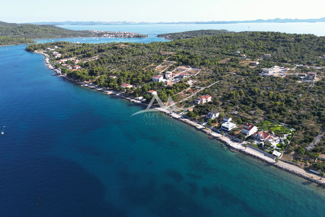 HITNO - HITNO - ATRAKTIVNA LOKACIJA - GRAĐEVINSKA PARCELA 899 M2 - 155.000 €
