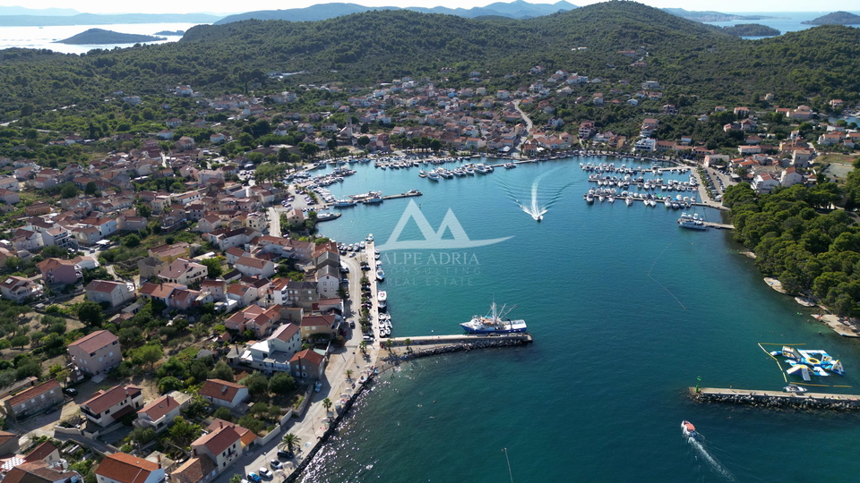 HITNO - HITNO - ATRAKTIVNA LOKACIJA - GRAĐEVINSKA PARCELA 899 M2 - 155.000 €