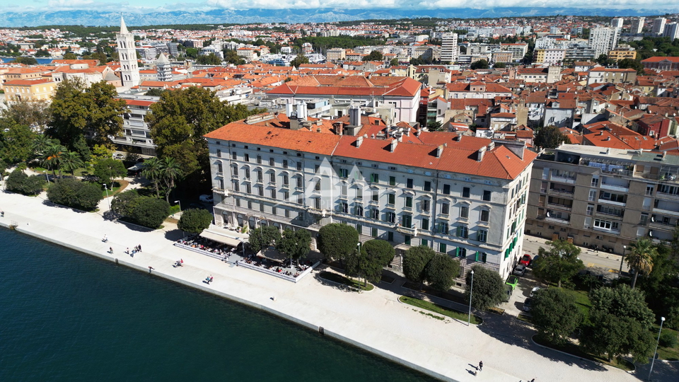 EXKLUZIVNÍ PRODEJ - ATRAKTIVNÍ BYT NA ZADAR RIVA - 694 000 €