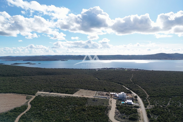 RAŠTANE - TERRENO EDIFICABILE 9515 M2 - €856.350