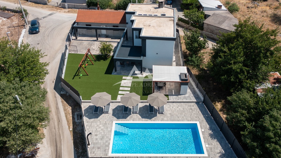Haus, 220 m2, Verkauf, Suhovare