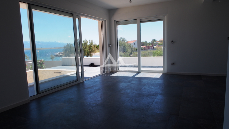 VIR - KU&Cacute;A U KOJU SE ZALJUBITE NA PRVI POGLED  - 890&period;000 &euro;