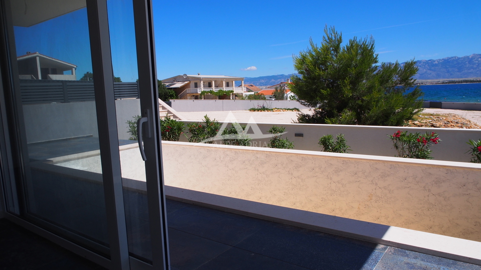 VIR - KU&Cacute;A U KOJU SE ZALJUBITE NA PRVI POGLED  - 890&period;000 &euro;