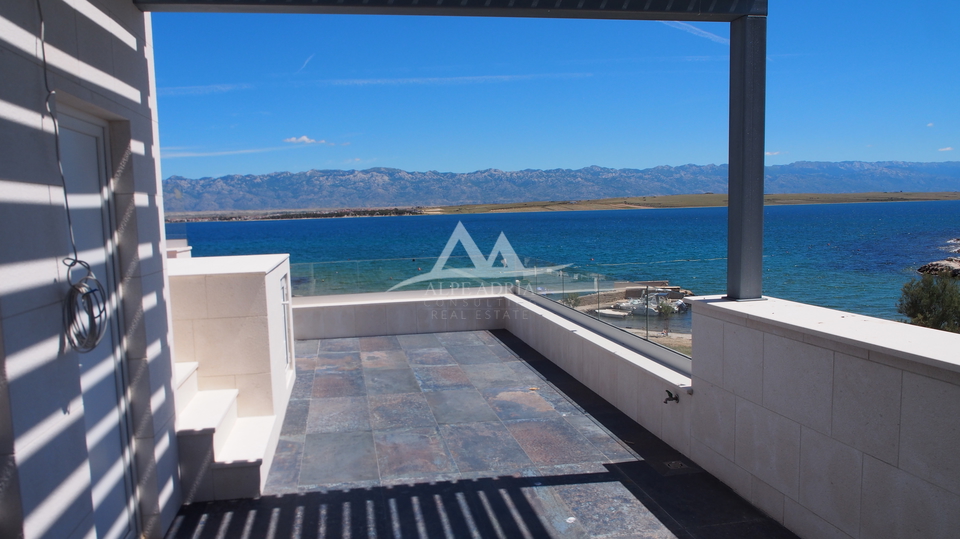 VIR - KU&Cacute;A U KOJU SE ZALJUBITE NA PRVI POGLED  - 890&period;000 &euro;