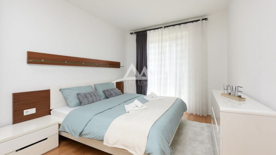 Luxuri&ouml;se Wohnung mit privatem Garten und Jacuzzi &ndash; Diklovac&comma; Zadar