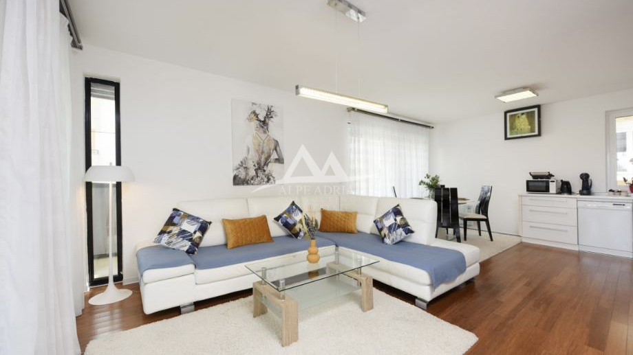 Luxuri&ouml;se Wohnung mit privatem Garten und Jacuzzi &ndash; Diklovac&comma; Zadar