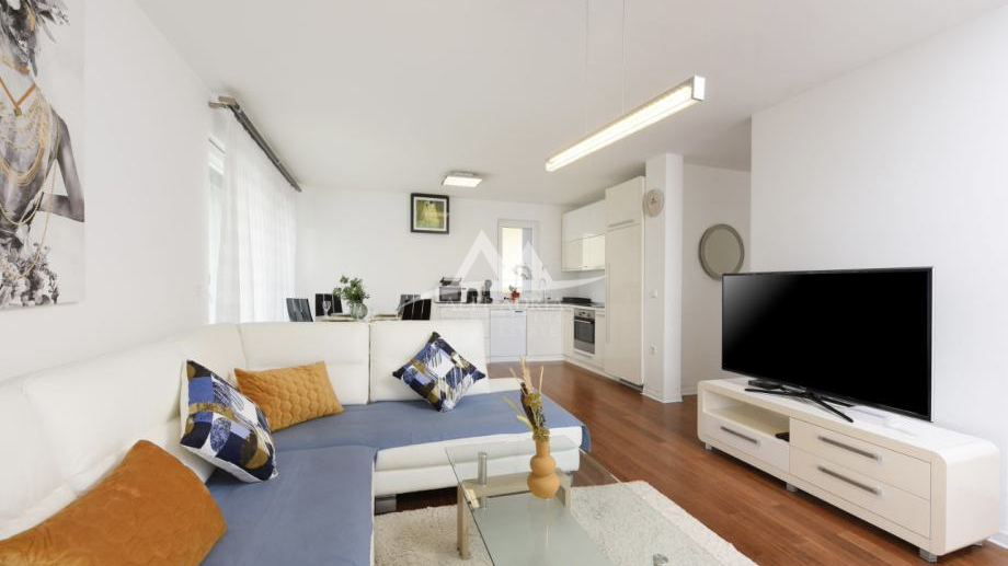 Luxuri&ouml;se Wohnung mit privatem Garten und Jacuzzi &ndash; Diklovac&comma; Zadar