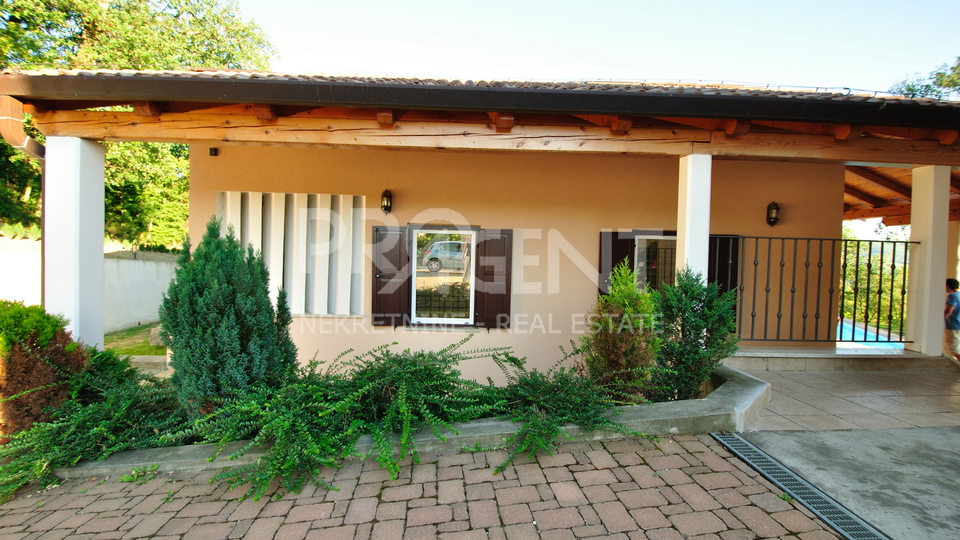 House with swimming pool, BUZET