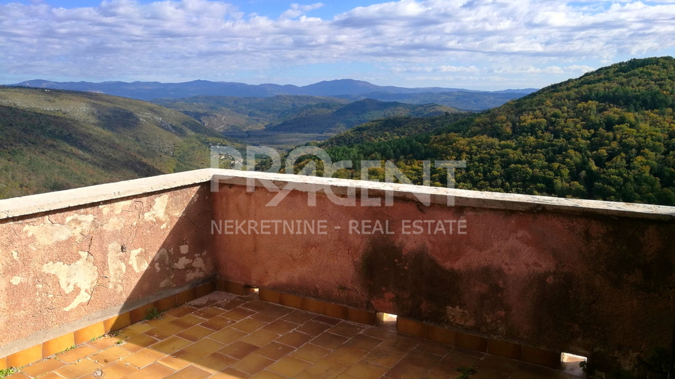 House, 278 m2, For Sale, Oprtalj