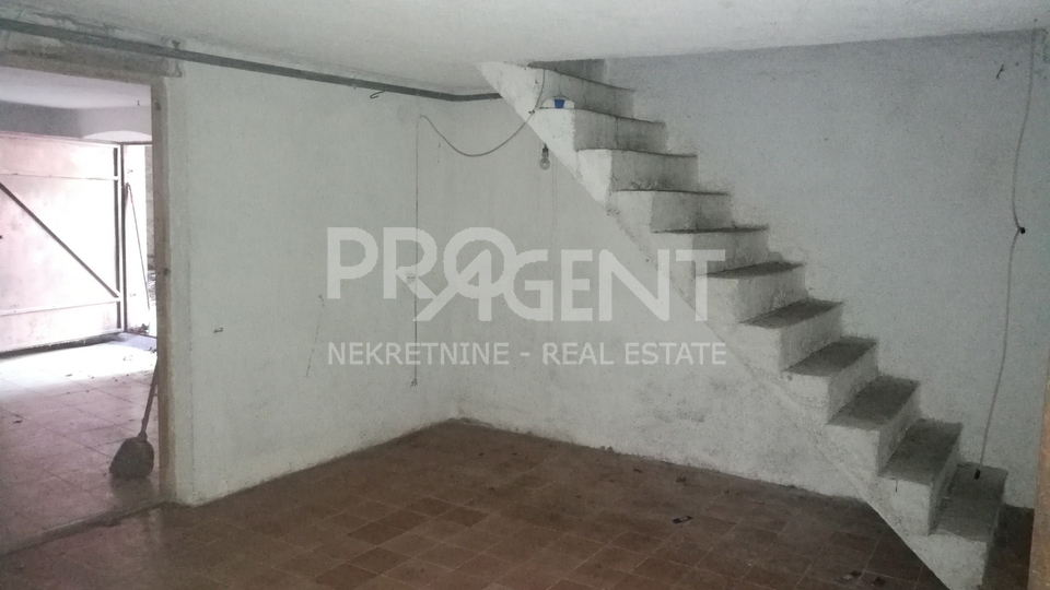 House, 278 m2, For Sale, Oprtalj