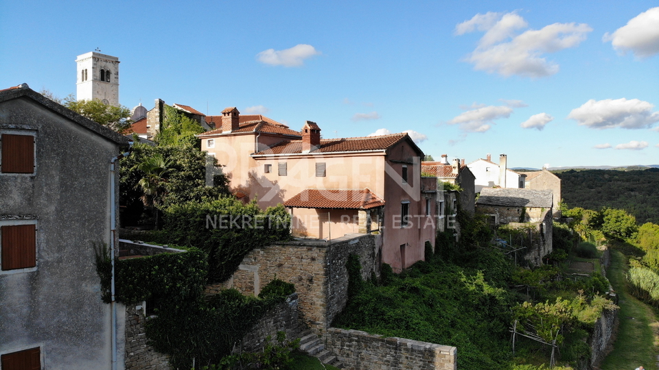 House, 278 m2, For Sale, Oprtalj