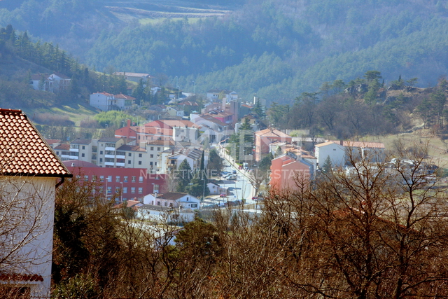 Građevinsko zemljište s pogledom na Buzet