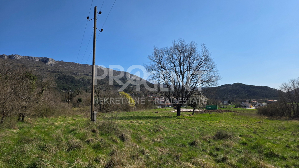 ISTRA&comma; BUZET&comma; GRA&Dstrok;EVINSKO ZEMLJI&Scaron;TE&comma; PRODAJE SE