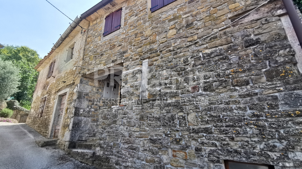 Motovun, altes Steinhaus zur Renovierung