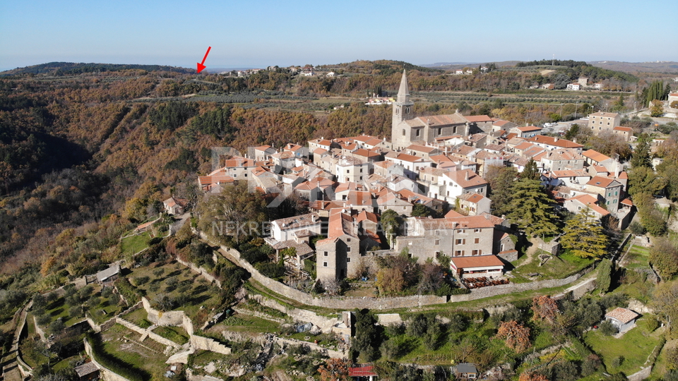 Istrien / Grožnjan, Baugrundstück mit Blick auf Grožnjan