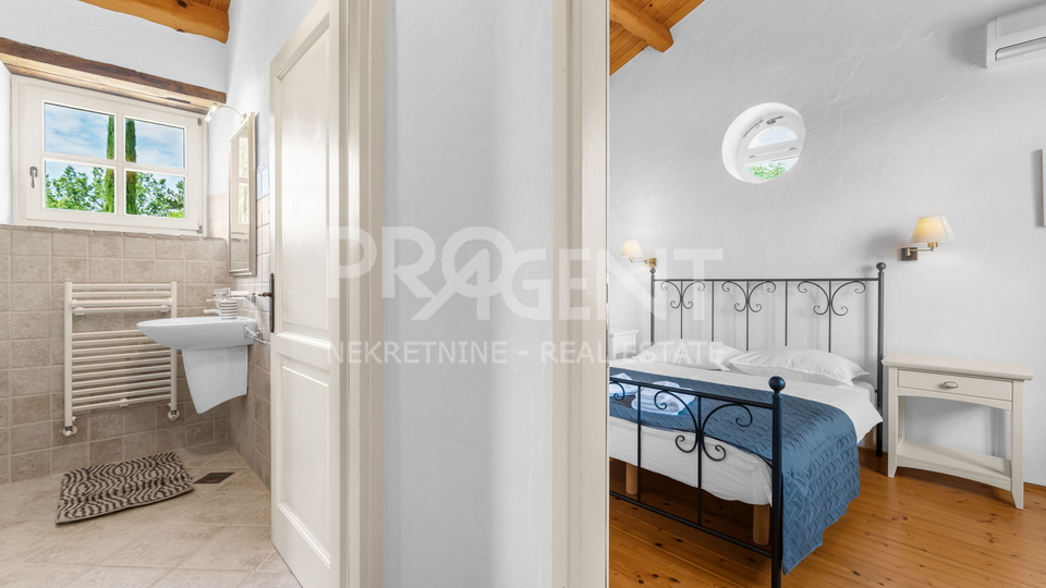 ISTRIEN, SOVINJAK, STEINHAUS MIT SCHWIMMBAD ZU VERKAUFEN