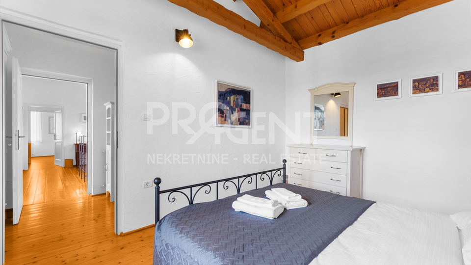 ISTRIEN, SOVINJAK, STEINHAUS MIT SCHWIMMBAD ZU VERKAUFEN