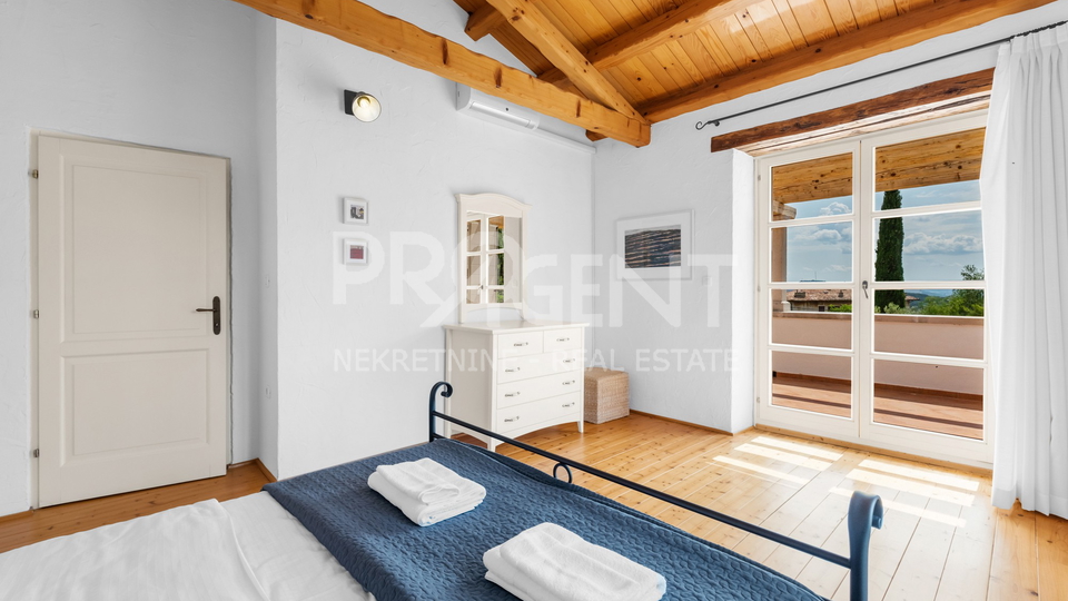 ISTRIEN, SOVINJAK, STEINHAUS MIT SCHWIMMBAD ZU VERKAUFEN