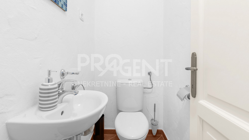 ISTRIEN, SOVINJAK, STEINHAUS MIT SCHWIMMBAD ZU VERKAUFEN