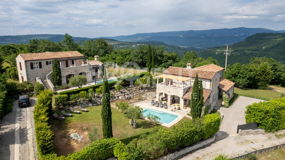 ISTRIEN, SOVINJAK, STEINHAUS MIT SCHWIMMBAD ZU VERKAUFEN