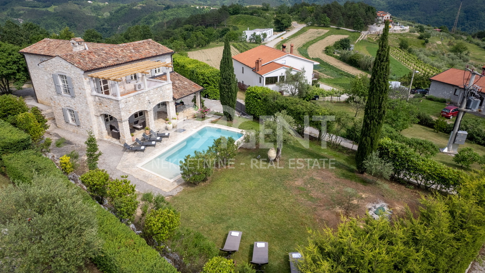 ISTRIEN, SOVINJAK, STEINHAUS MIT SCHWIMMBAD ZU VERKAUFEN