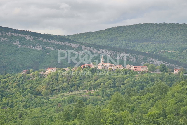 Land, 1045 m2, For Sale, Buzet - Roč