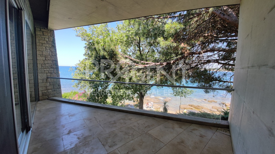 UMAG, LOVRECICA, VILLA, FIRST ROW TO THE SEA, FOR SALE