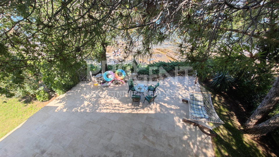 UMAG, LOVRECICA, VILLA, FIRST ROW TO THE SEA, FOR SALE