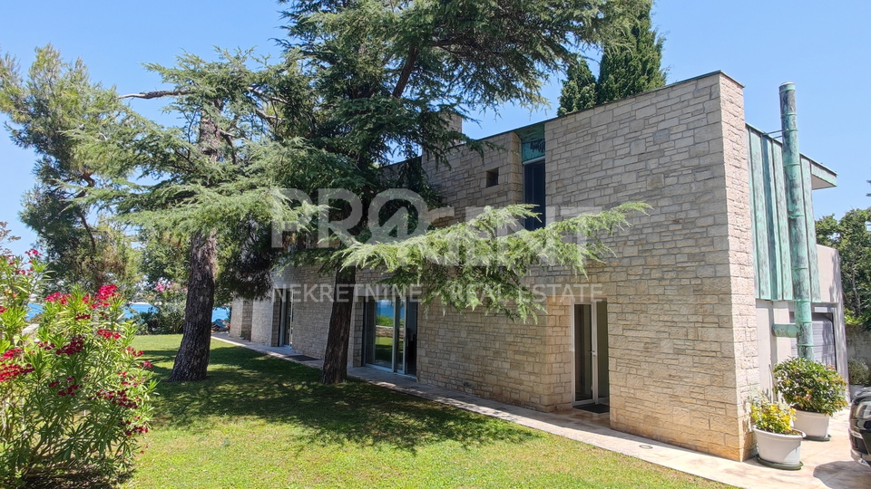 UMAG, LOVRECICA, VILLA, FIRST ROW TO THE SEA, FOR SALE