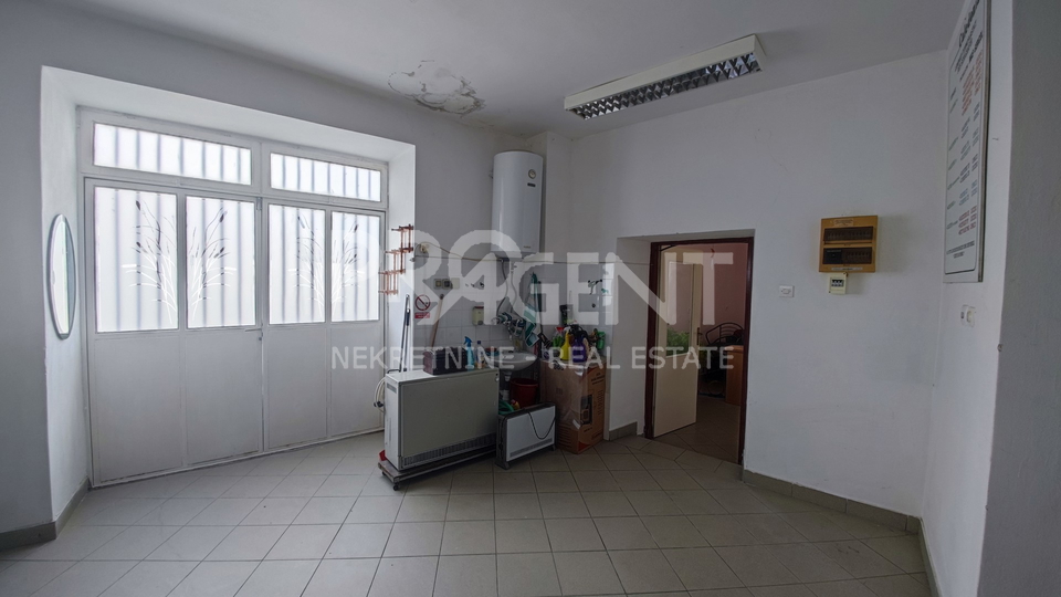 Commercial Property, 125 m2, For Rent, Buzet