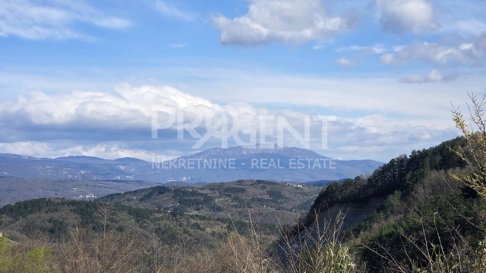 ISTRA&comma; BUZET&comma; SVETI DONAT&comma; GRA&Dstrok;EVINSKO ZEMLJI&Scaron;TE&comma; PRODAJE SE