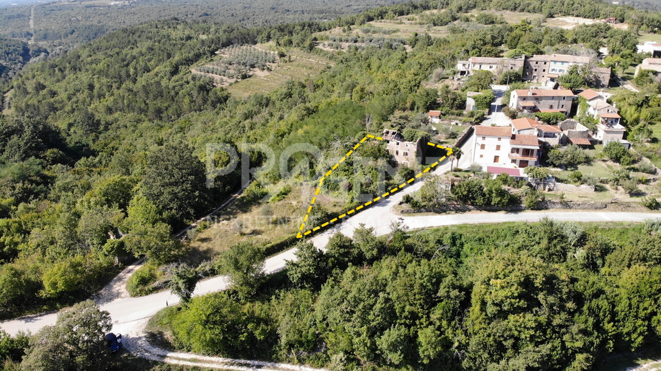 ISTRIA, GROZNJAN, STONE HOUSE FOR ADAPTATION, FOR SALE