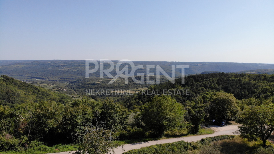 ISTRIA, GROZNJAN, STONE HOUSE FOR ADAPTATION, FOR SALE