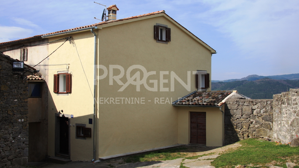 ISTRIA, BUZET, DECORATED STONE HOUSE, FOR SALE