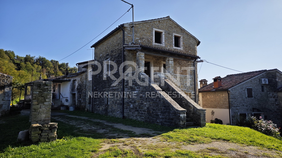 ISTRA, MOTOVUN, KAMENA KUĆA ZA UREĐENJE