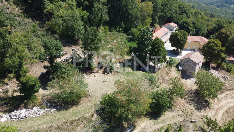 ISTRA, ROČ, GRAĐEVINSKO ZEMLJIŠTE, PRODAJE SE