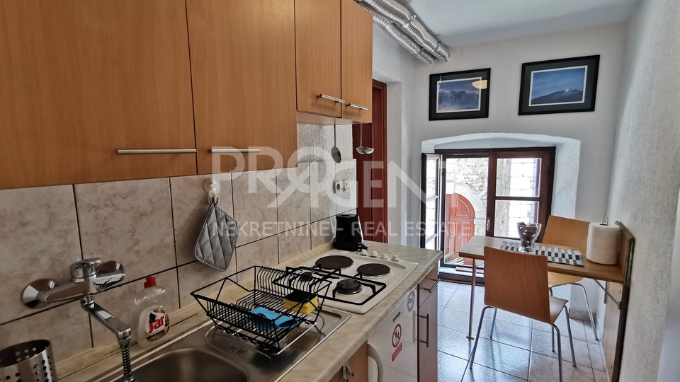 STUDIO-APARTMENT IN BUZET ZU VERKAUFEN