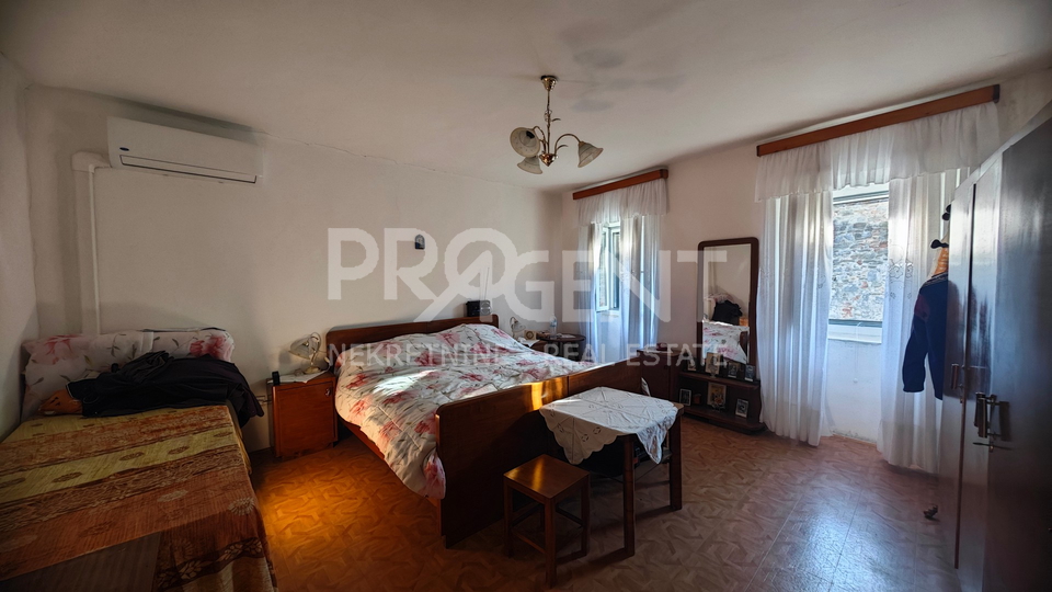 House, 170 m2, For Sale, Buzet - Roč