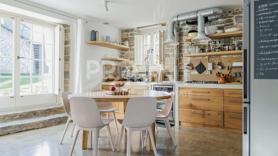 ISTRA, GROŽNJAN, KUĆA S BAZENOM, PRODAJE SE