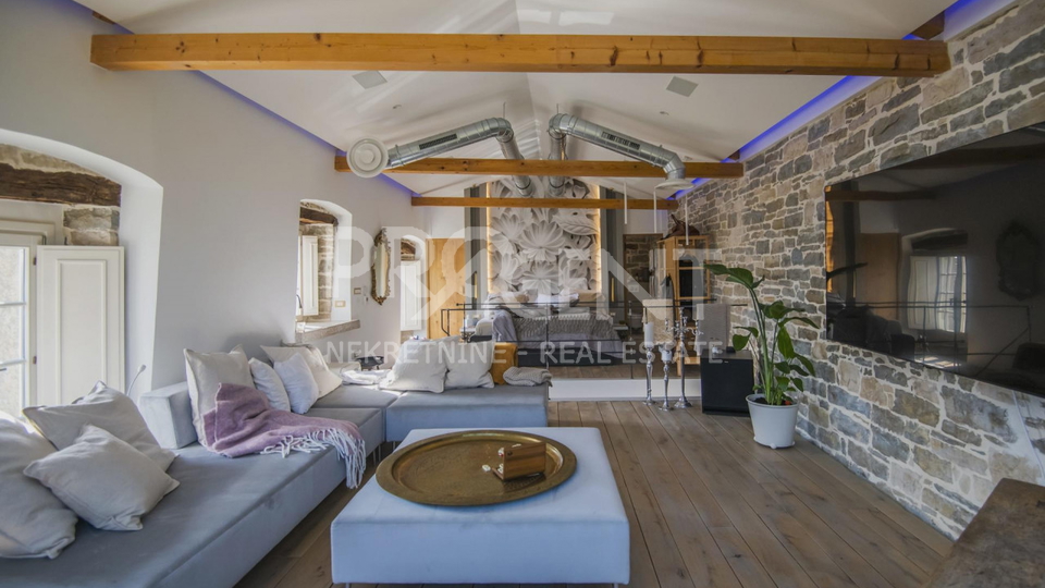 ISTRA, GROŽNJAN, KUĆA S BAZENOM, PRODAJE SE