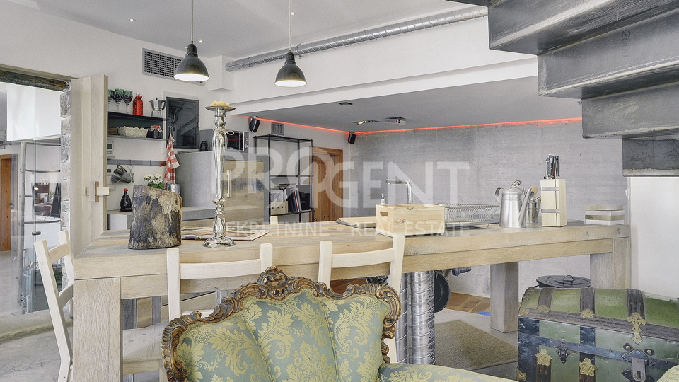 ISTRA, GROŽNJAN, KUĆA S BAZENOM, PRODAJE SE