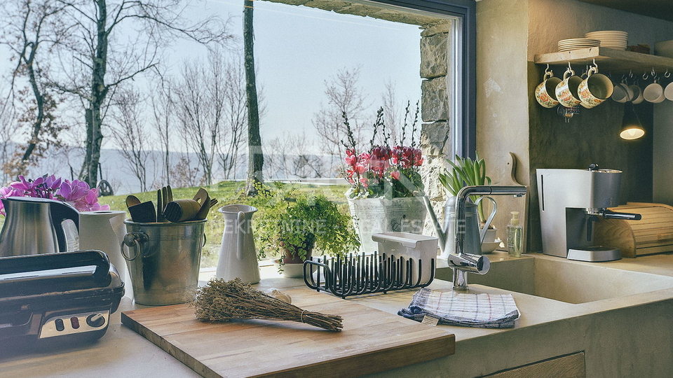 ISTRA, GROŽNJAN, KUĆA S BAZENOM, PRODAJE SE