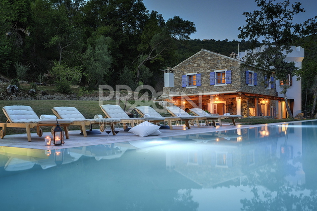 ISTRA, GROŽNJAN, KUĆA S BAZENOM, PRODAJE SE