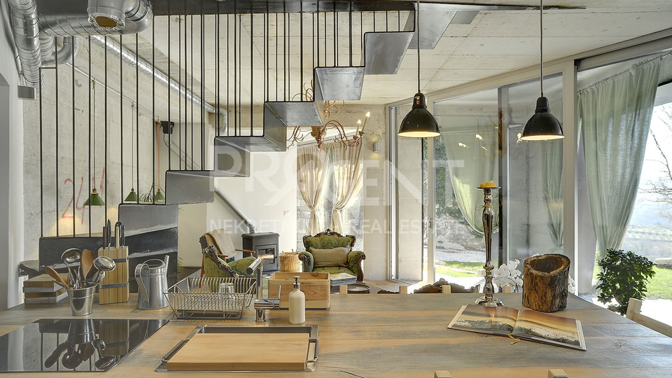 ISTRA, GROŽNJAN, KUĆA S BAZENOM, PRODAJE SE